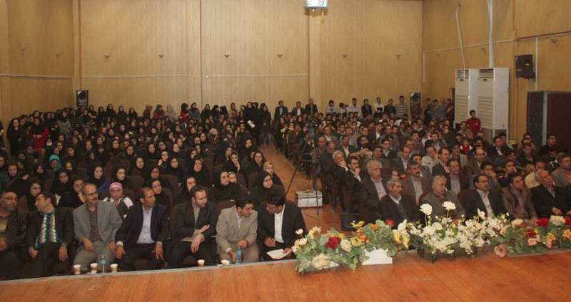  آیین تجلیل از دانشجویان ممتاز  دانشگاه آزاد واحد میانه برگزار شد