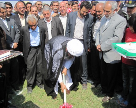  مرد میانه ای ۲۰ هزار متر مربع زمین خود را جهت احداث کمربندی ساحلی واگذار کرد