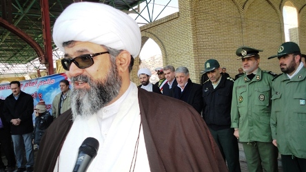 مزار شهدای شهرستان میانه گلباران شد