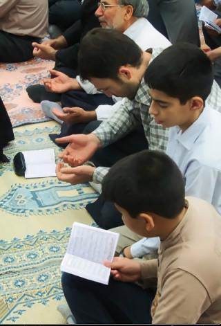  آیین احیای شب نیمه شعبان در شهرستان میانه برگزار شد