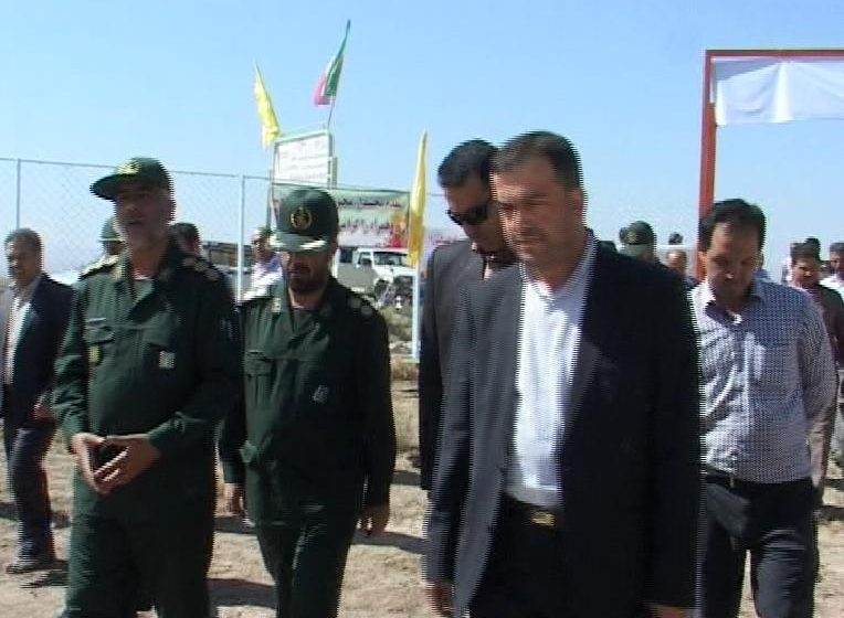  بمناسبت هفته دفاع مقدس میدان خاکی فوتبال روستای زاویه افتتاح شد