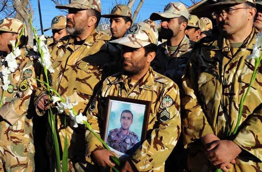  پیکر شهید خوش کلام در میانه تشییع شد