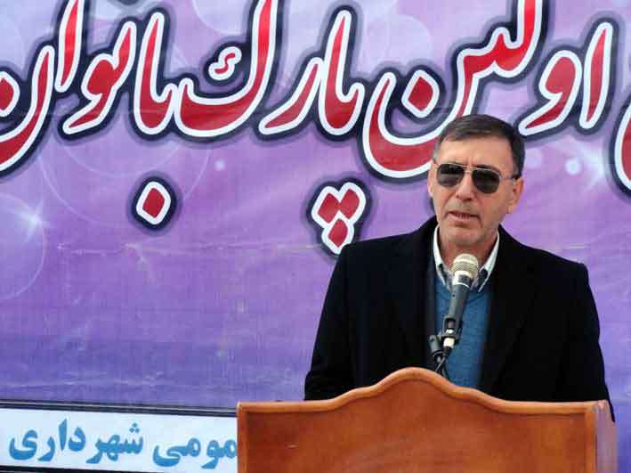  معاون عمرانی استانداری: بانوان در پشتیبانی از انقلاب و دفاع مقدس نقش ارزنده ای داشتند