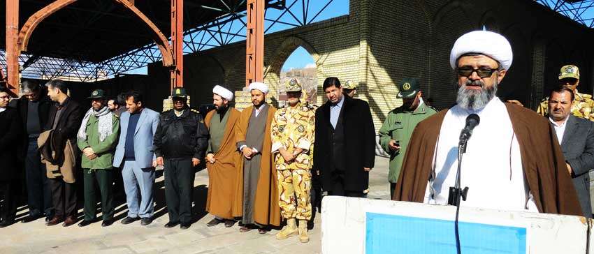  امام جمعه میانه در مراسم غباروبی مزار شهدا: شهدا پیشروان قافله انقلاب هستند