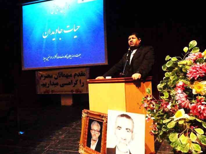  فرماندارویژه میانه در همایش حیات جاویدان: خدمات دهی مطلوب اصل اساسی هر نهاد و مجموعه های خدمات رسان است