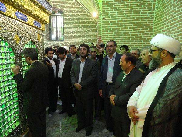  با حضور فرماندار میانه از ضریح امامزاده سیدمحمدکندوان پرده برداری شد