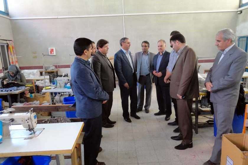  فرماندار ویژه میانه: نیروی کار مهمترین عامل تولید در جامعه است/گزارش تصویری