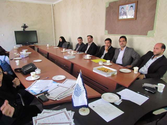  برگزاری جلسه دانشجویان شاهد و ایثارگر دردانشگاه پیام نور مرکز میانه