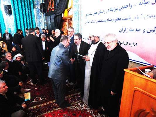  هموطنان میانه ای ۶۰۰ فقره سند املاک بنیاد مستضعفان را دریافت کردند