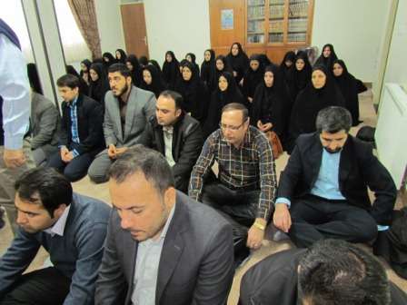  دیدار کارکنان ریاست،اساتید ودانشجویان دانشگاه پیام نورمیانه باامام جمعه شهرستان بمناسبت دهه مبارک فجر