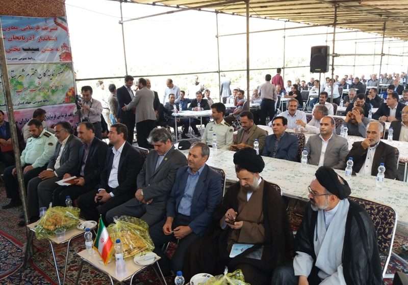  جشن بزرگ برداشت سیب بخش کندوان،روستای طرناب به دعوت بخشداری وجهادکشاورزی وباهمکاری حاج خلیل خاتونی یکی ازباغدارن مطرح برگزارگردید.