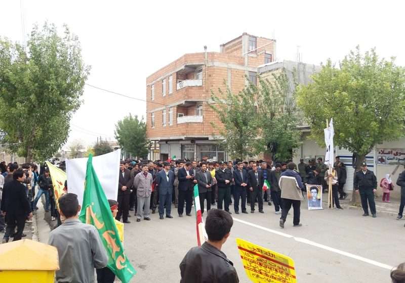  همزمان باسراسر کشورمراسم راهپیمائی ۱۳آبان سال ۹۵ درمرکز بخش کندوان برگزارگردید.وا۹۵