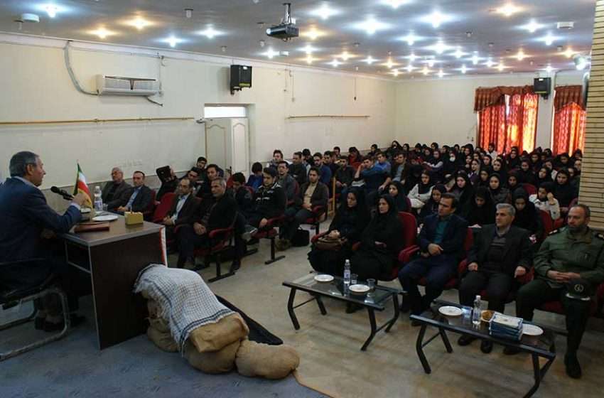  فرماندار ویژه میانه: تفکر بسیج می تواند در تمامی صحنه ها همچون جنگ معجزه گر باشد