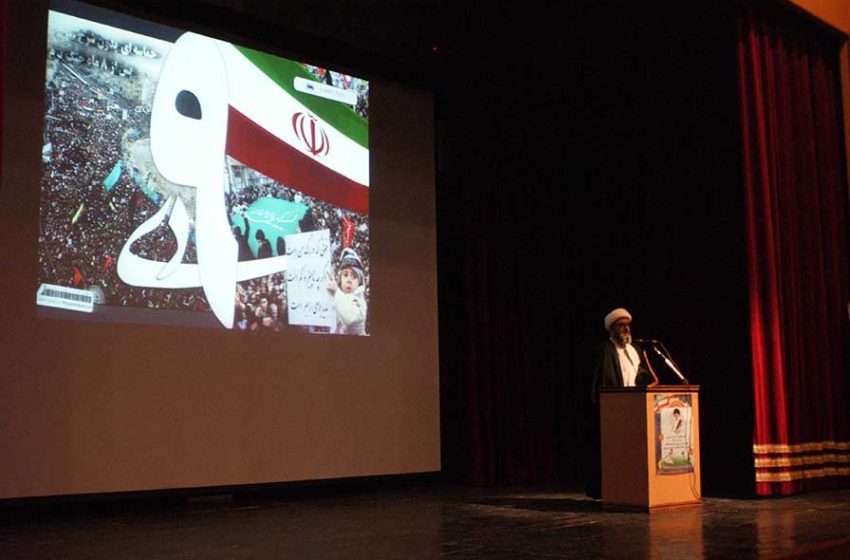  امام جمعه میانه: عامل اقتدار و عزت نظام جمهوری اسلامی ایران، ملت همیشه در صحنه ایران است