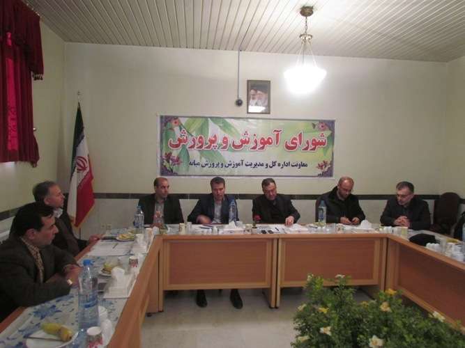  معاون سیاسی و اجتماعی فرماندار ویژه میانه: تربیت نیروی انسانی کارآمد و سالم محور هدف اصلی آموزش و پرورش است