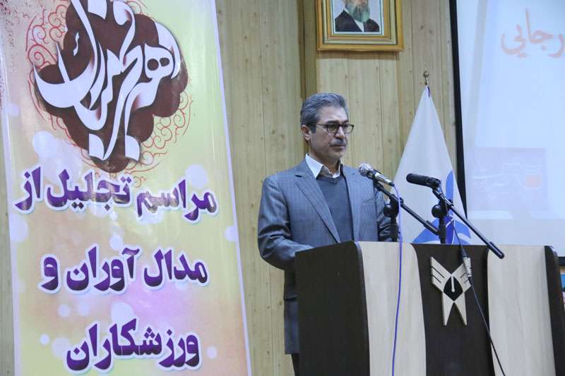  رئیس دانشگاه آزاد اسلامی استان زنجان در مراسم تجلیل از ورزشکاران واحد میانه: در شکل گیری و پیروزی انقلاب، سه فاکتور رهبری، ایدئولوژی اسلامی و مردم نقش اساسی داشتند