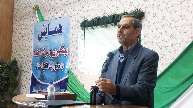  فرماندار ویژه میانه: زمینه های فردی، خانوادگی و اجتماعی دروازه های ورود به اعتیاد هستند
