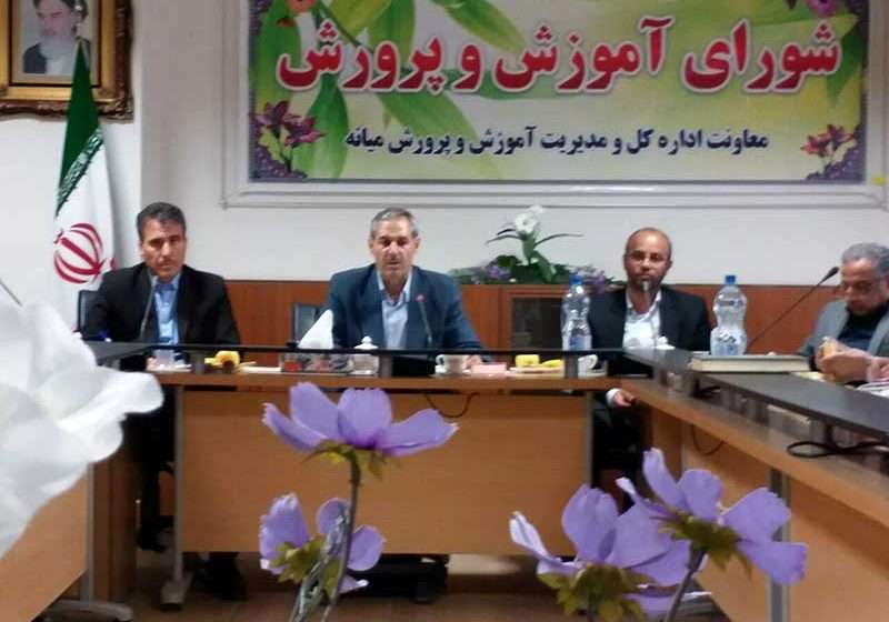  تاکید فرماندار ویژه میانه بر مدیریت مدارس توسط هیئت امناء