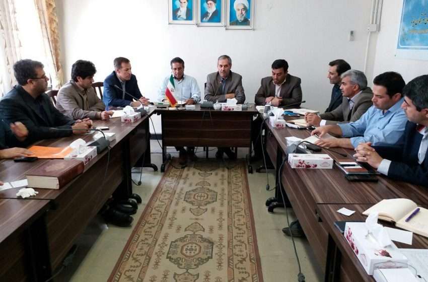  فرماندار ویژه میانه: دست به عصا بودن از سوی مدیران دستگاهها و بانکها در سال جاری قابل قبول نیست