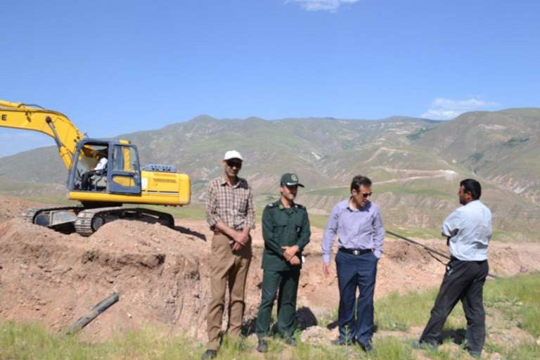  بخشدار کندوان میانه از پروژه آبرسانی به روستای توشمانلو با اعتبار ۲ میلیارد ریال بازدید نمود