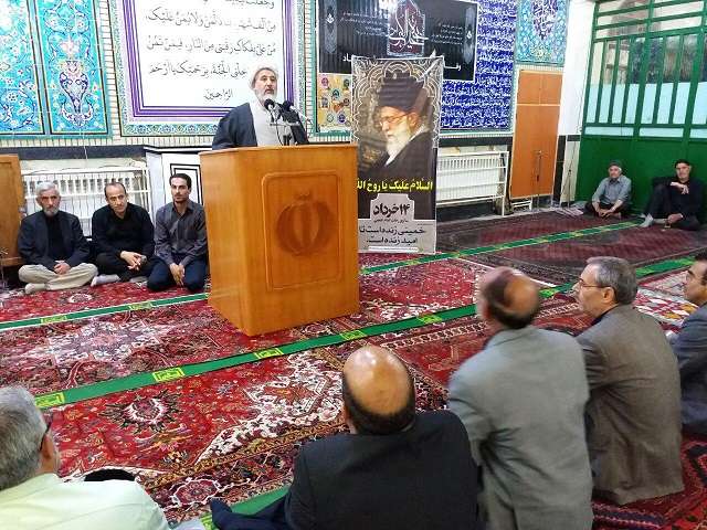  امام جمعه میانه: امام خمینی (ره) از اعجوبه های تاریخ در جهان به شمار می رود