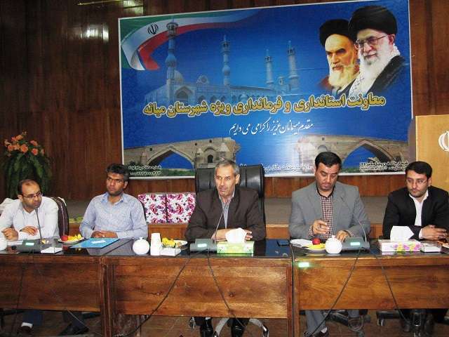  فرماندار ویژه میانه: دهیاران به خاطر مسائل مالی و استخدامی خود در راه خدمات رسانی معامله پایاپای نمی کنند