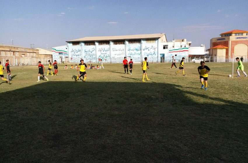  نخستین فستیوال مدارس فوتبال نوجوان استان در شهرستان میانه برگزار شد