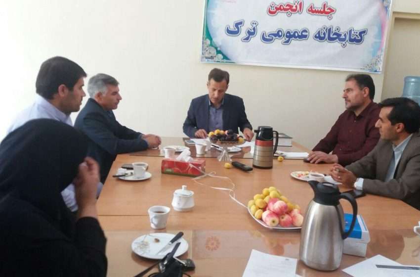  بخشدار کندوان: کتاب یکی از محوری ترین مباحث در حوزه توسعه فرهنگی به شمار می رود