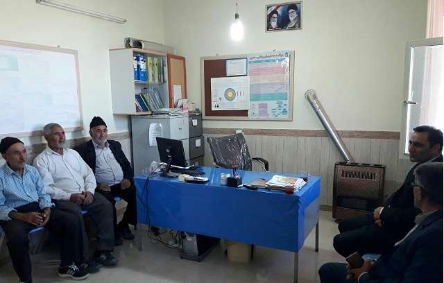  بخشدار کاغذکنان به منظور بررسی مسائل و مشکلات روستای چولاقلو در جمع اهالی این روستا حضور یافت.