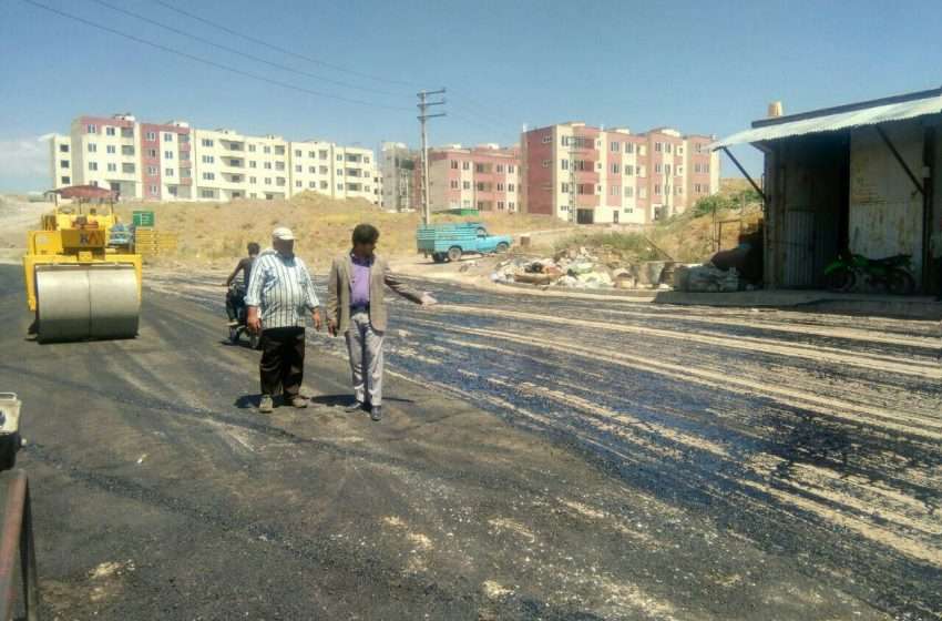  بازدید آقای یعقوبی از مراحل آسفالت ریزی خیابانهای سطح شهر ترکمانچای