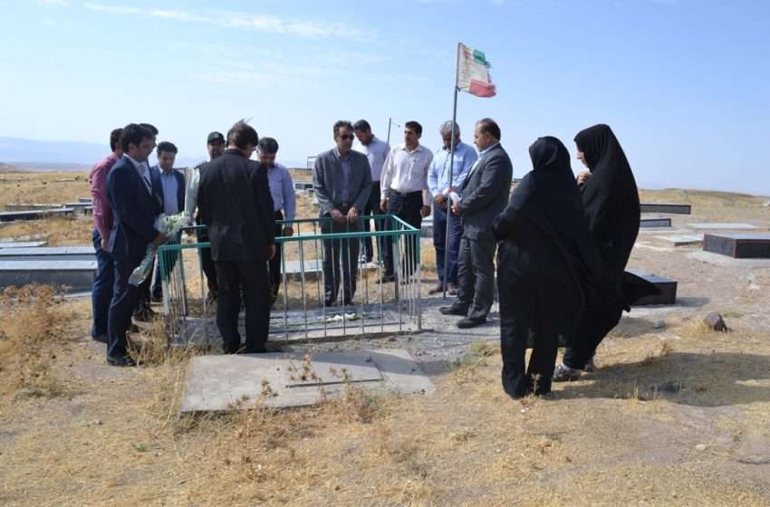  بخشدار کندوان:امروز اقتدارمان را مدیون جانفشانی های شهدا و خانواده های معظم ایثارگران هستیم