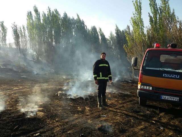  بخشدار کندوان: آتش سوزی در مزارع روستای ایشلق مهار شد