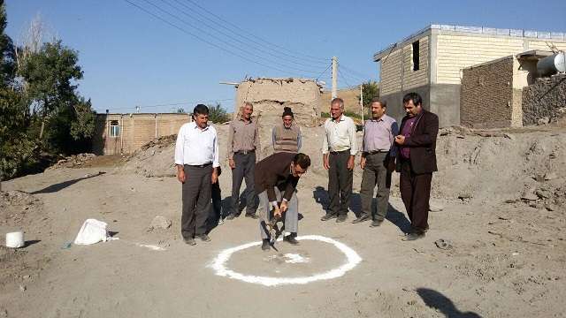  احداث یک باب  خانه محروم  روستایی در روستای تجرق کندوان کلنگ زنی شد