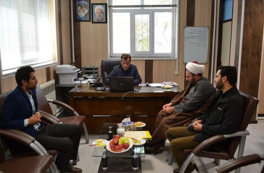  بخشدار کندوان  میانه  خواستار عملیاتی شدن محوطه سازی و دیوارکشی امام زاده محمد روستای کندوان شد