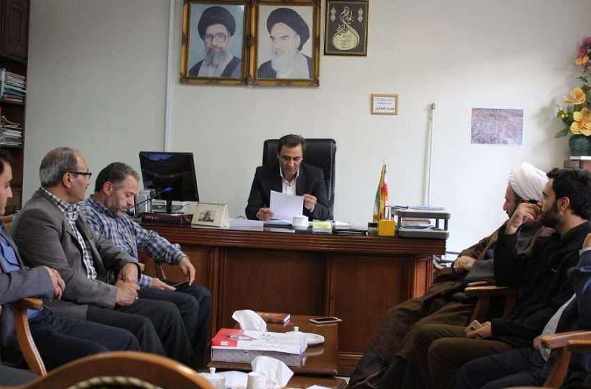  بزودی شاهد حل مشکلات مربوط به زمینهای موقوفه شهر آقکند خواهیم بود.