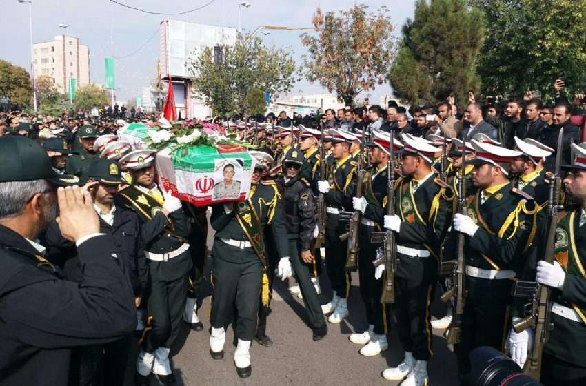 پیکر شهید امیر قربانی یکی از مرزبانان منطقه چالدران در میانه تشییع شد