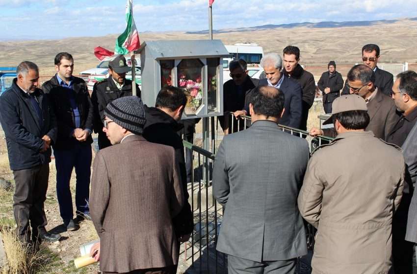  گزارش تصویری از مراسم غباروبی مزارمطهر شهداء بخش کاغذکنان به مناسبت هفته بسیج
