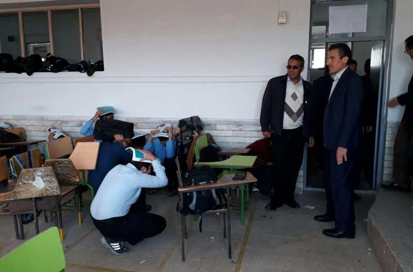  مانور زلزله دانش آموزان در مدارس شهرستان میانه/گزارش تصویری
