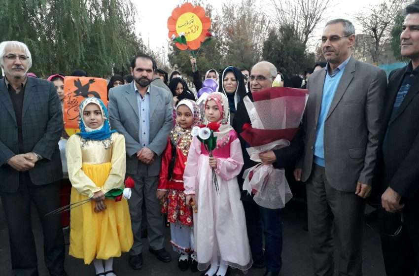  خالق قصه های مجید در میانه/ مرادی کرمانی مورد استقبال مردم و مسئولین شهرستان قرار گرفت