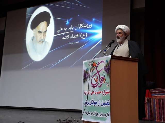  امام جمعه میانه: بهره گیری مجدد از بازنشستگان در امور مدیریتی کشور بزرگترین آفت است