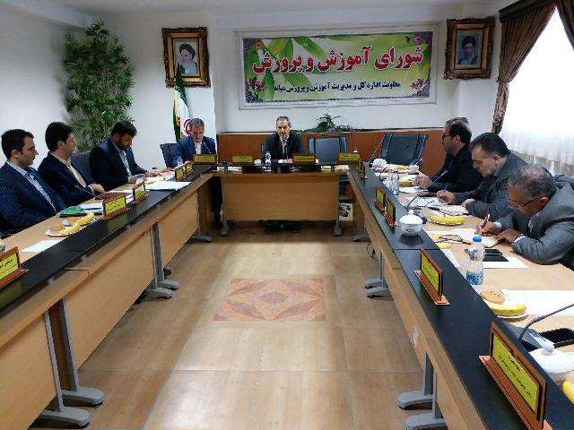  فرماندار میانه بر تبیین شاخصه هایی برای تعیین جایگاه آموزش و پرورش شهرستان در سطح استان تاکید کرد