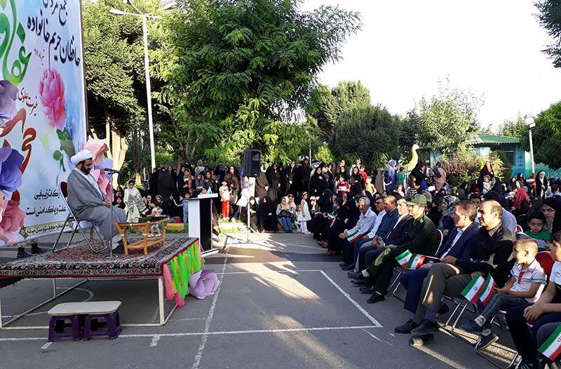  تصاویر / تجمع مردمی حافظان حریم خانواده در پارک انقلاب میانه برپا شد