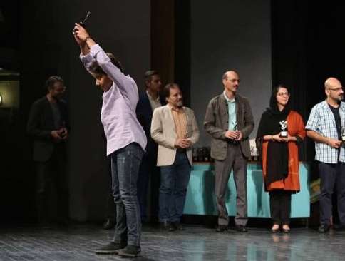  اشکان نایبی نفر اول تکنوازی تاردردوازدهمین جشنواره ملی موسیقی جوان