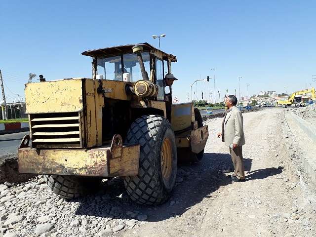  معاون برنامه ریزی و امور عمرانی فرماندار میانه از پروژه اصلاح ورودی میانه از سمت زنجان بازدید نمود