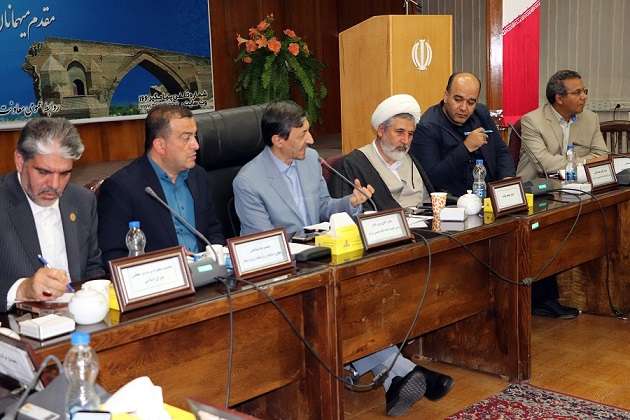  رییس کمیته امداد کشوردر جلسه شورای اداری شهرستان میانه: کمک مردم به محرومین، صدقه جاریه به کشور است/ تشرف ۳۵ هزار نفر از افراد تحت پوشش کمیته امداد در کشور با کمک خیرین و مردم به سفر کربلا در اربعین سال گذشته