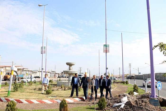 آغاز عملیات احداث روشنایی معابر در ورودی شهر میانه از سمت زنجان  با اعتبار ۴ میلیارد و ۴۲۰ میلیون ریال