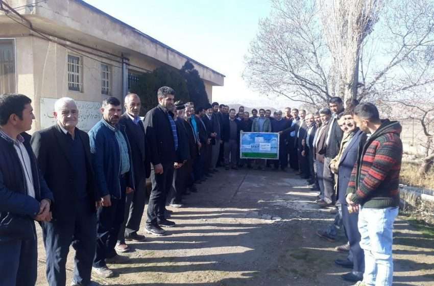  به منظورافزایش حاصلخیزی و حفظ بقایای گیاهی درشهرستان میانه با خاک ورزی حفاظتی کارگاه خاک ورزی حفاظتی در این شهرستان برپا شد.