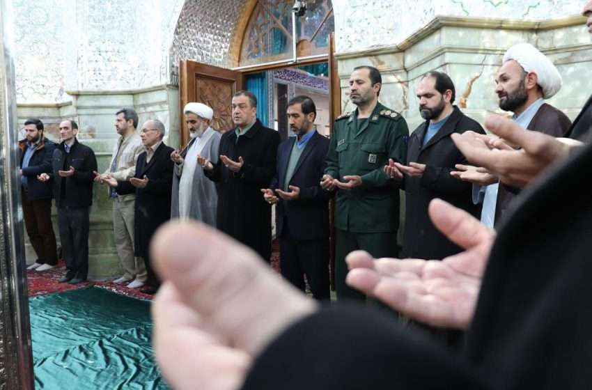  آیین معنوی غبارروبی بقعه امامزاده اسماعیل(ع) در میانه برگزارشد