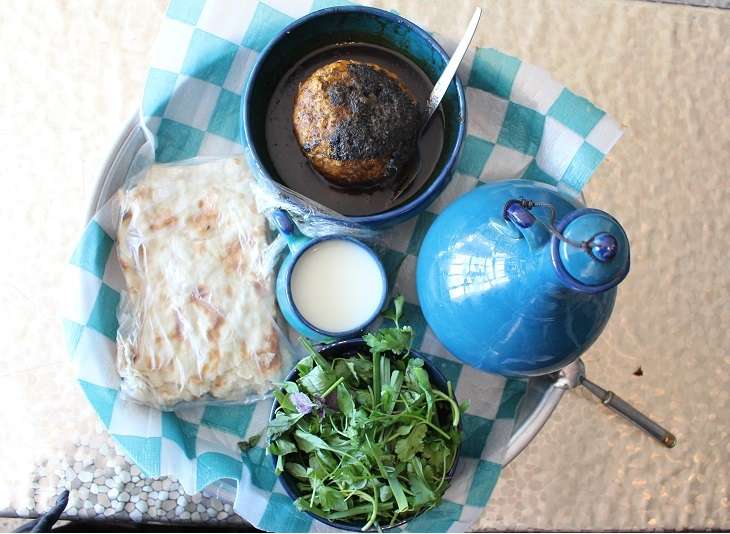  * برگزاری جشن غذاهای سنتی و بازار محلی در شهر آچاچی به میزبانی مدرسه دخترانه ام السلمه در گرامیداشت ایام دهه فجر+تصاویر