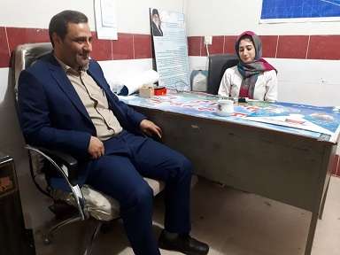  بازدید سرزده بخشدار کاغذکنان از مرکز بهداشتی و درمانی شهر آقکند
